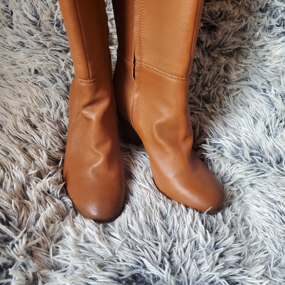 Kenneth Cole Tan Heeled Boots - Picture 4 of 5
